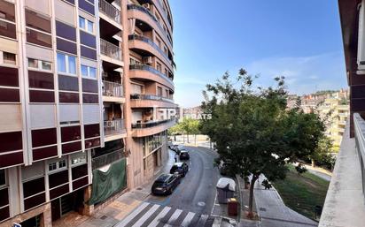 Exterior view of Flat for sale in  Lleida Capital  with Swimming Pool