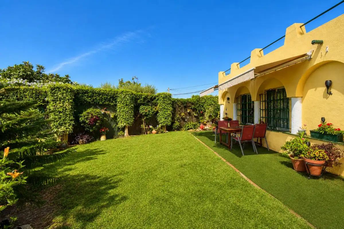 Jardí de Casa o xalet en venda en Marbella amb Jardí privat, Terrassa i Jacuzzi