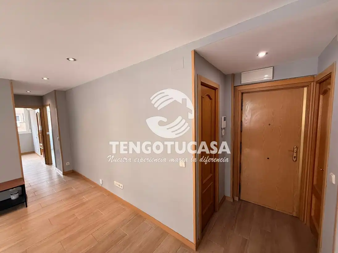Bedroom of Flat for sale in Madrid  with Air Conditioner, Heating and Furnished