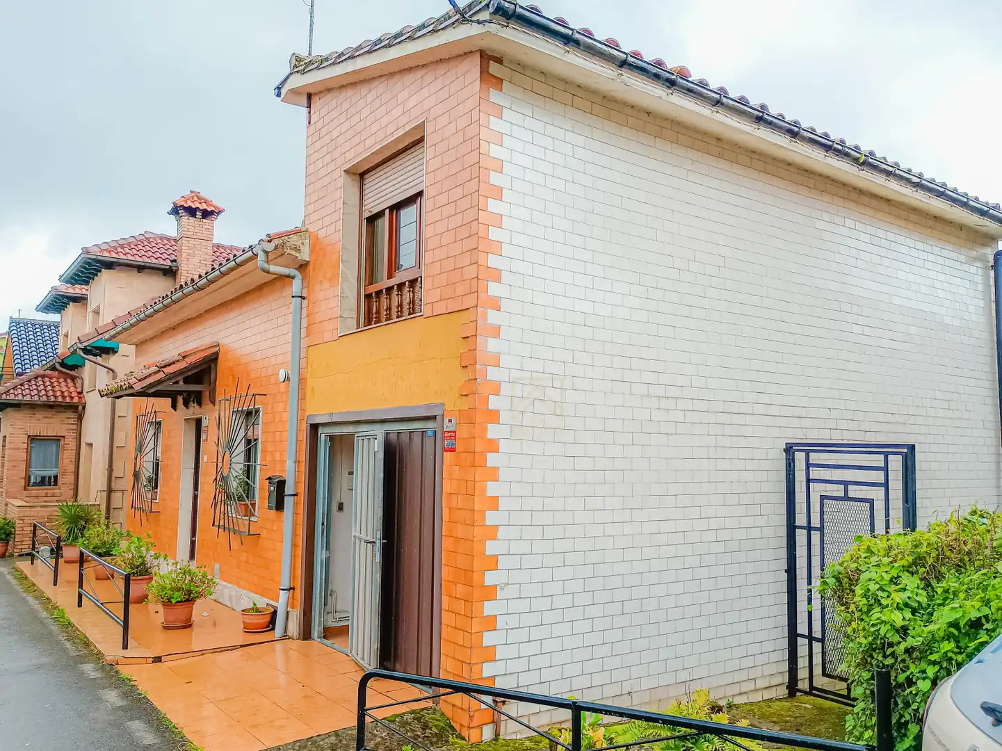 Vista exterior de Casa o chalet en venta en Castañeda con Calefacción