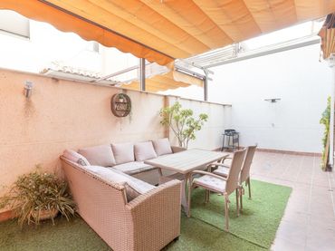 Maison mitoyenne à vendre à Calle Espinela 18