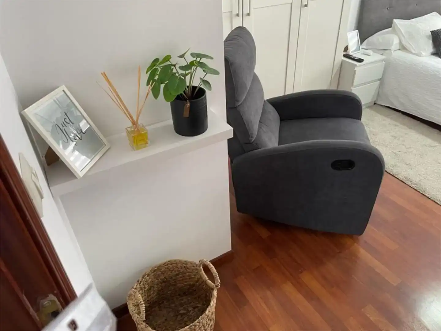 Sala d'estar de Apartament per a compartir en A Coruña Capital  amb Parquet, Moblat i Forn