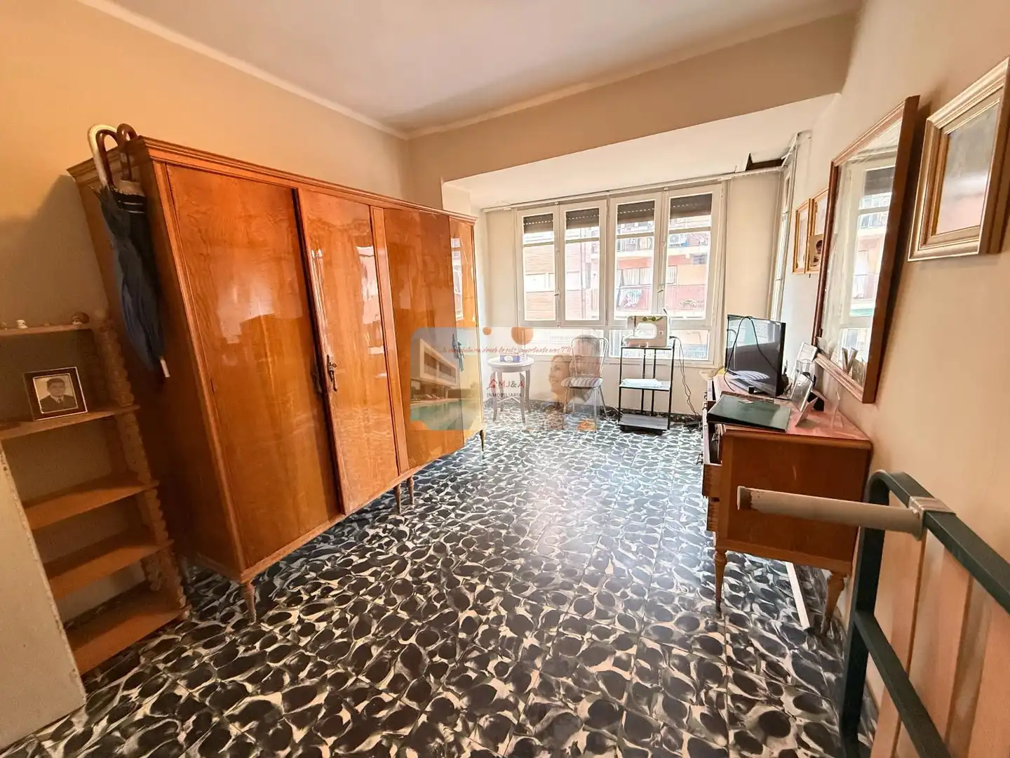 Habitación de Piso en venta en Castellón de la Plana / Castelló de la Plana con Amueblado, Horno y Lavadora
