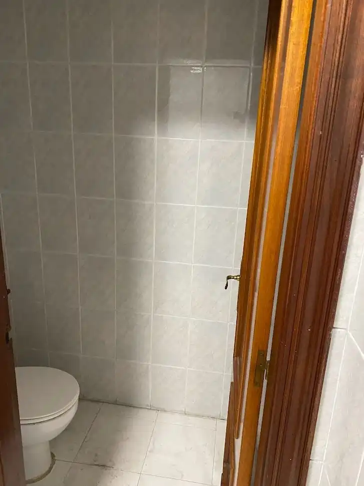 Baño de Local en venta en Valladolid con Aire acondicionado y Amueblado