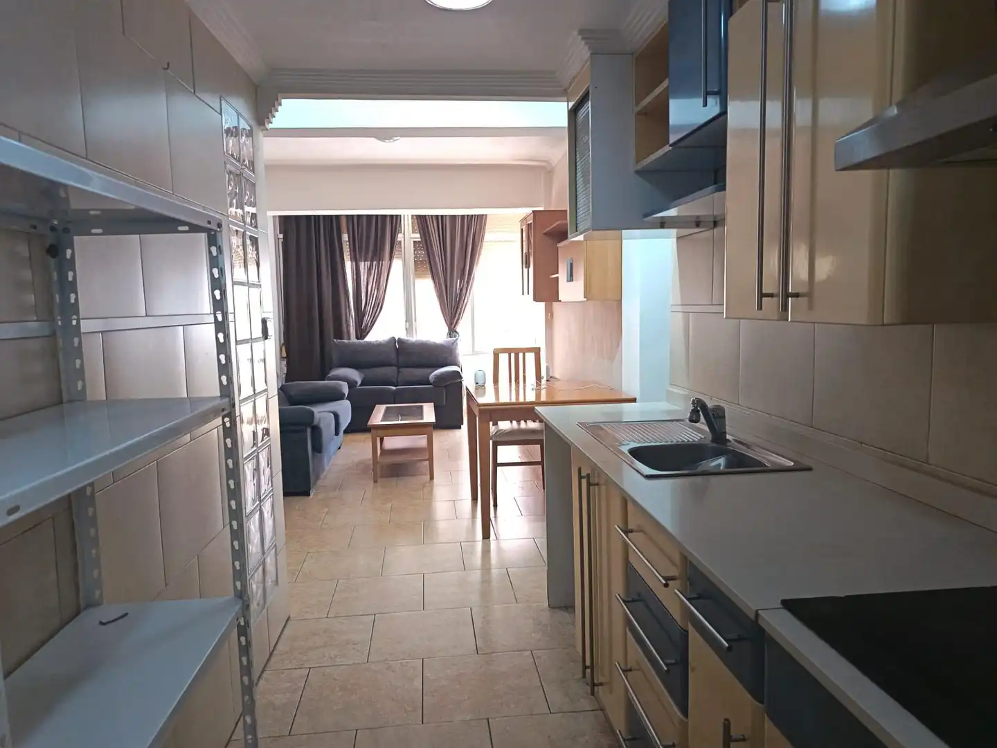 Cuina de Pis en venda en Alicante / Alacant amb Moblat i Balcó
