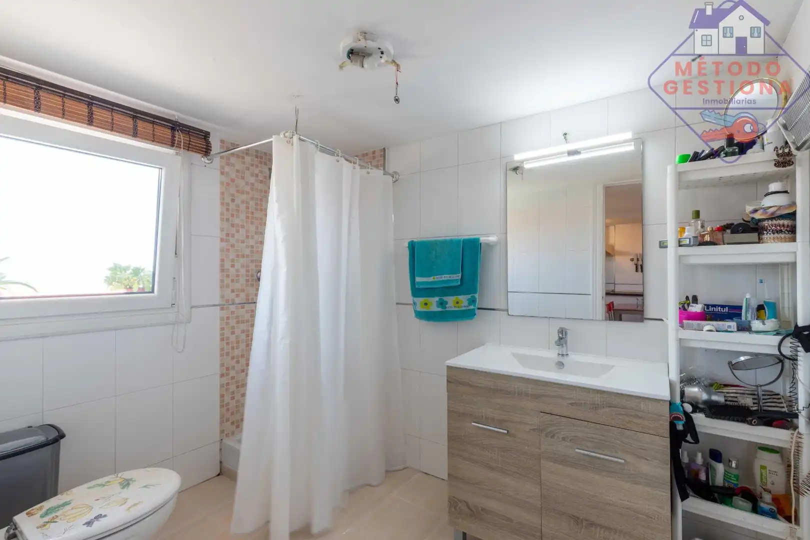 Badezimmer von Wohnung zum Verkauf in Santander mit Balkon