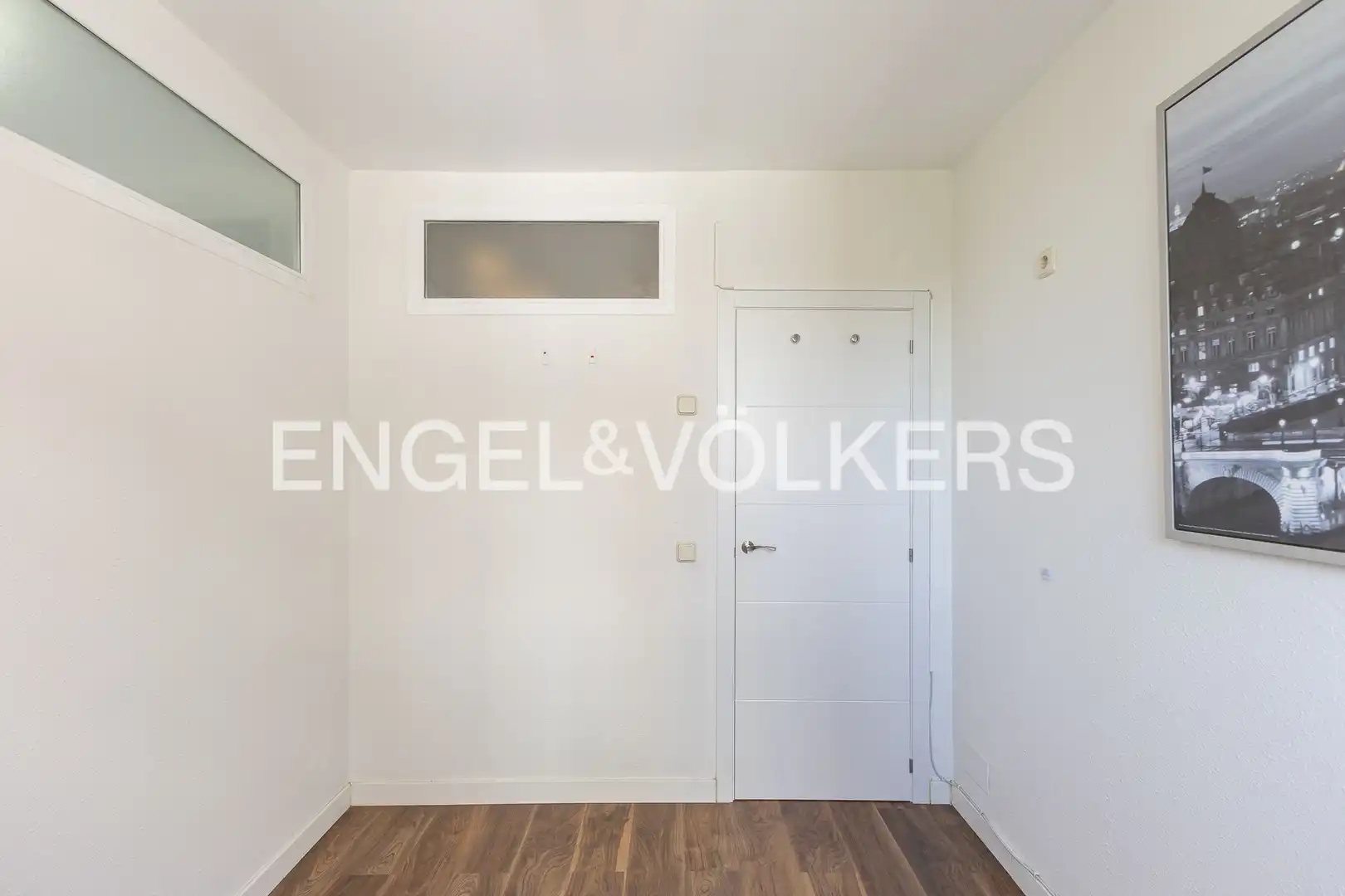 Flat for sale in Madrid  with Air Conditioner and Heating
