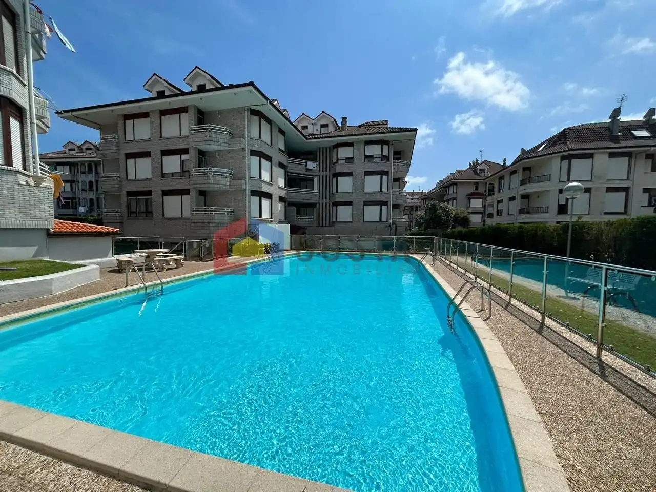 Piso con piscina en venta en La Costa