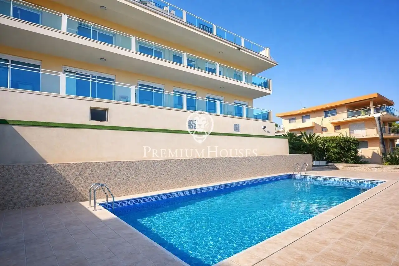 Piscina de Casa o chalet en venta en Salou con Aire acondicionado, Calefacción y Jardín privado