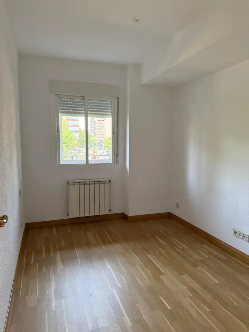 Bedroom of Flat for rent in Madrid  with Heating