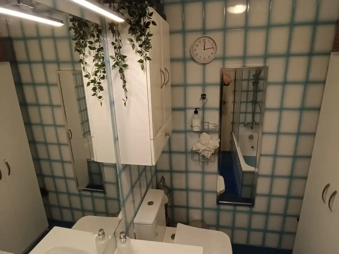 Badezimmer von Wohnung zur Miete in Castrillón