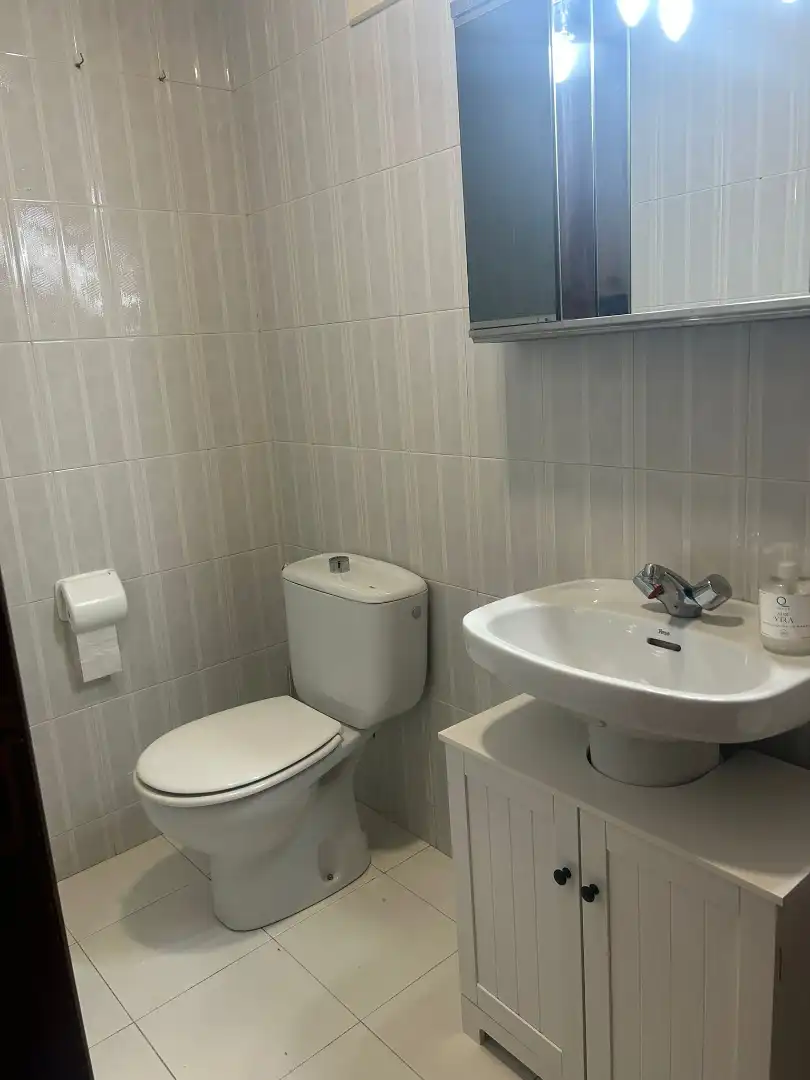 Bathroom of Flat for rent in Santiago de Compostela   with Furnished