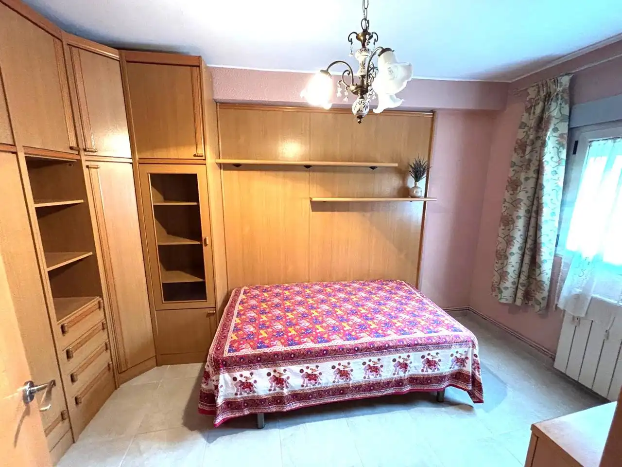 Habitación de Piso en venta en Zaragoza con Calefacción y Amueblado