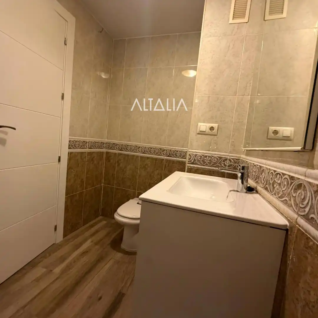 Baño de Piso en venta en Cuenca con Terraza, Trastero y Balcón