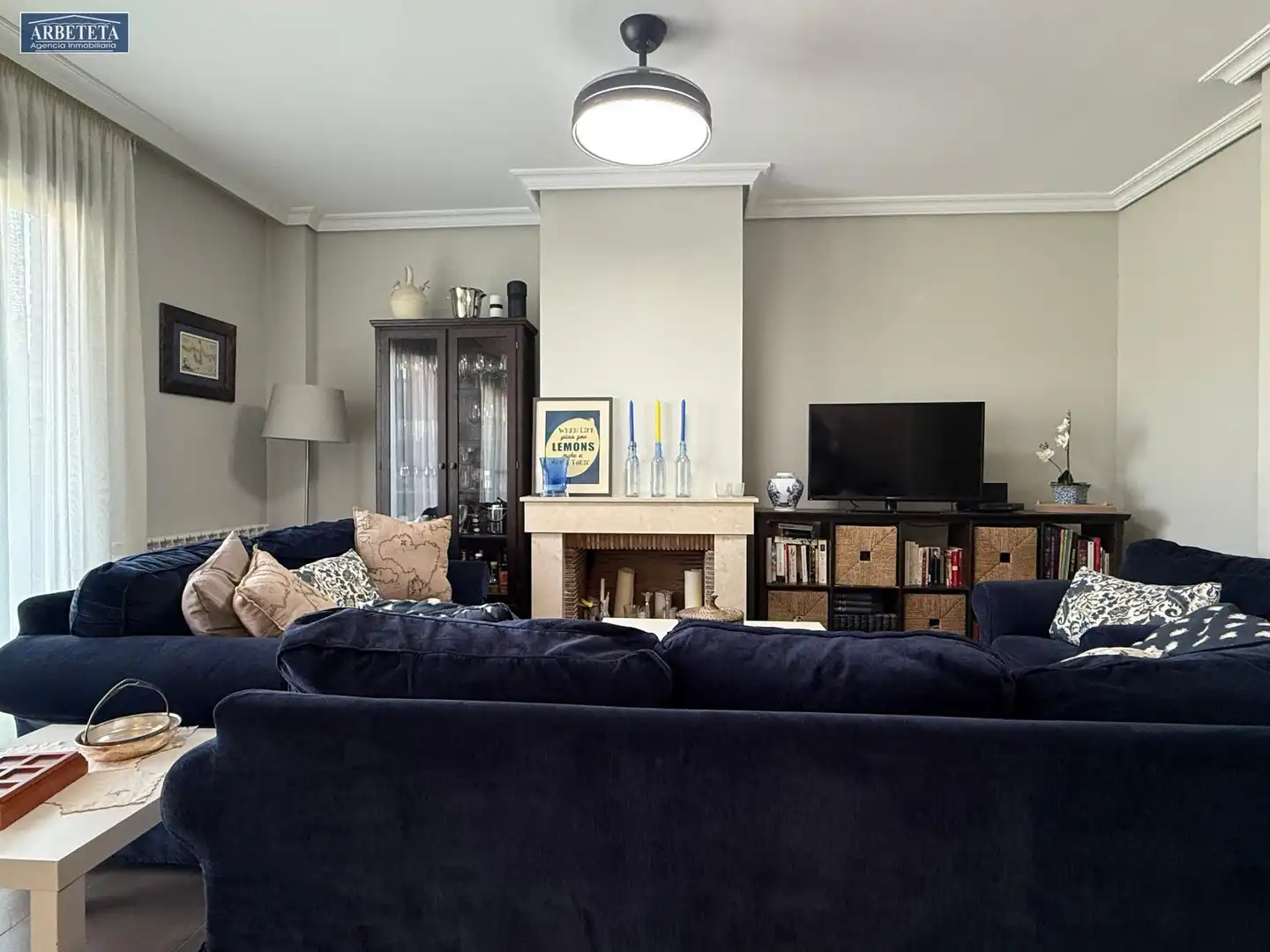 Sala de estar de Casa adosada en venta en Yebes con Aire acondicionado, Calefacción y Terraza