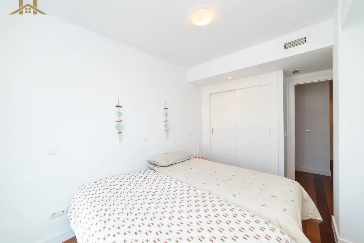 Habitación de Dúplex en venta en Majadahonda con Aire acondicionado, Calefacción y Terraza