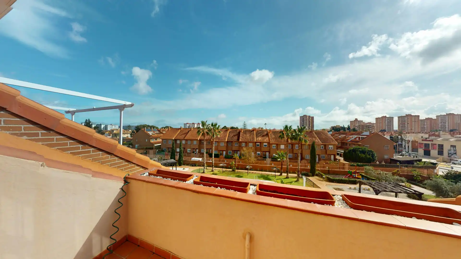 Vista exterior de Casa o chalet en venta en Alicante / Alacant con Aire acondicionado, Jardín privado y Terraza