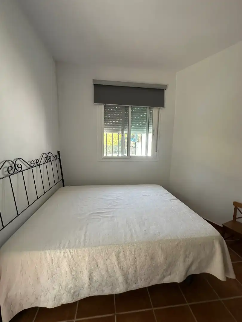 Dormitori de Finca rústica en venda en Benamargosa amb Aire condicionat, Jardí privat i Terrassa