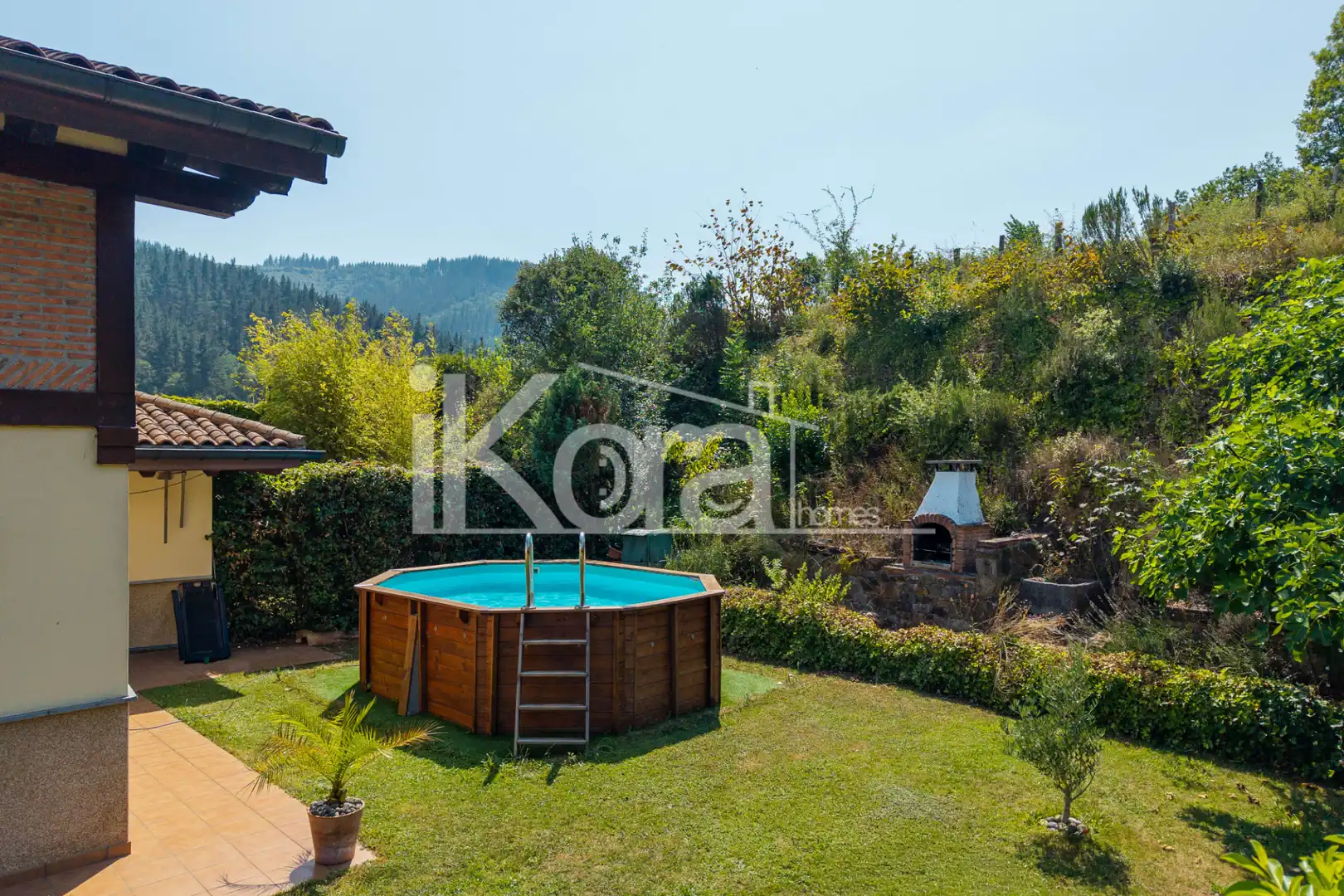 Piscina de Casa adosada en venta en Bergara con Calefacción, Jardín privado y Parquet