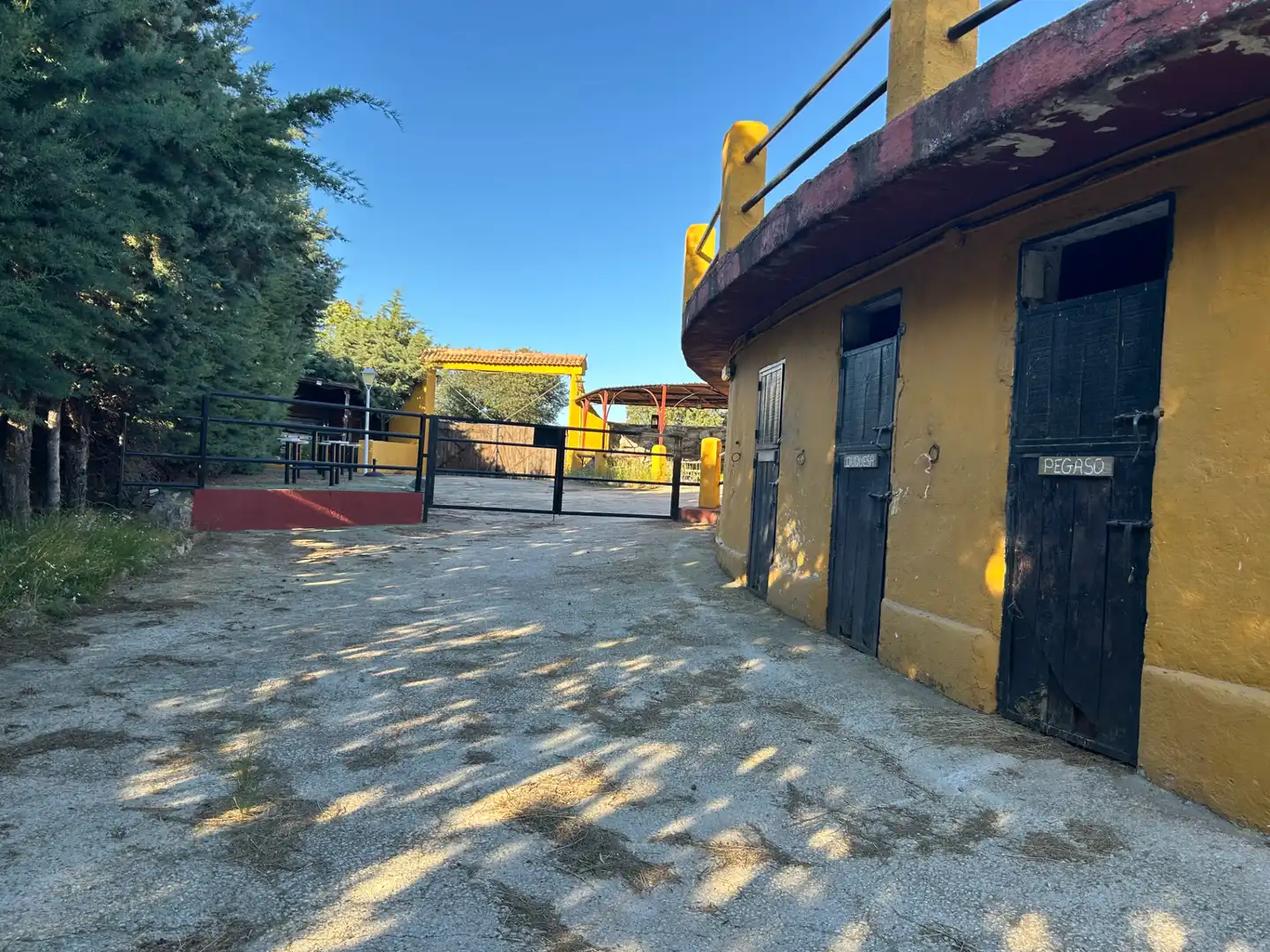 Vista exterior de Finca rústica en venta en Navas del Rey con Calefacción, Jardín privado y Terraza