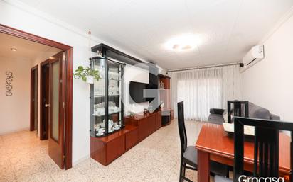 Living room of Flat for sale in Sant Boi de Llobregat  with Air Conditioner, Heating and Oven