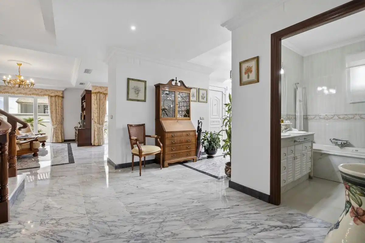 Casa adosada en venda en Santiponce amb Aire condicionat, Calefacció i Jardí privat