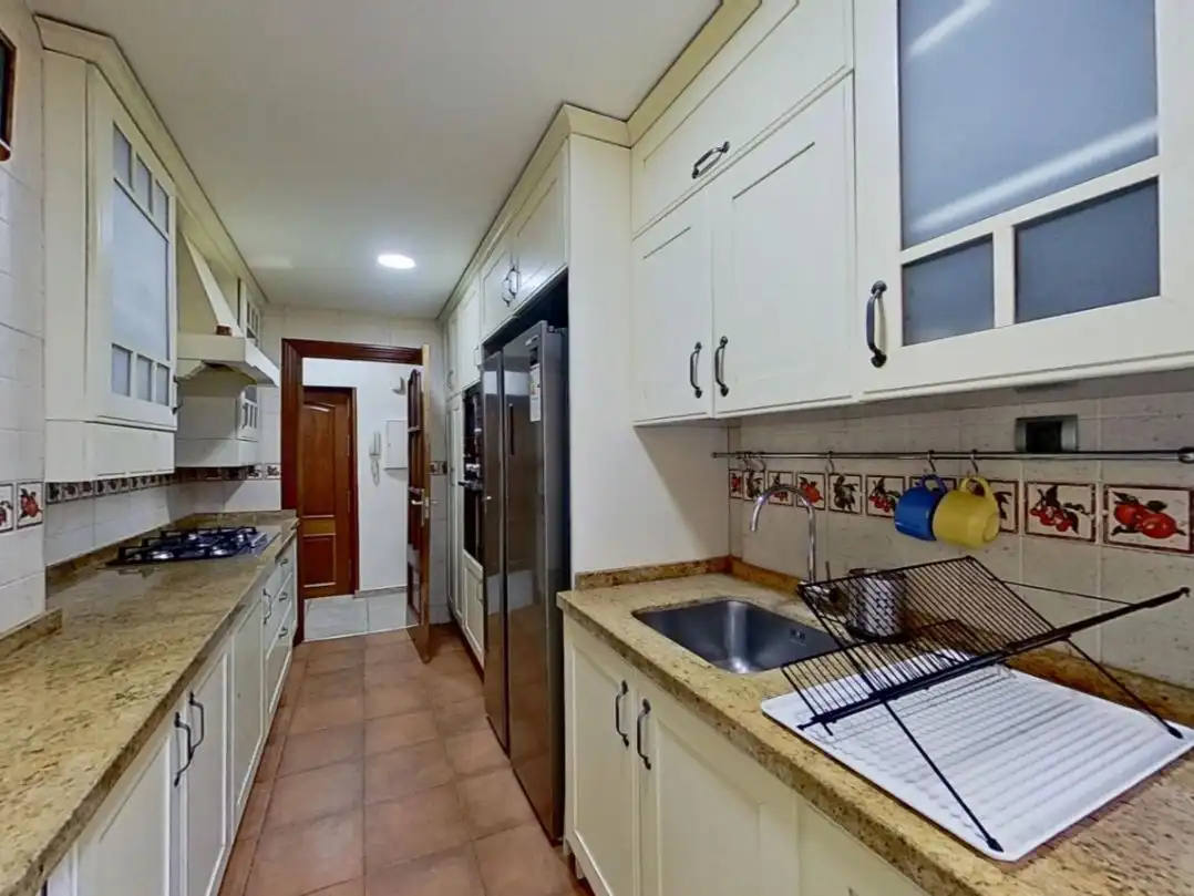 Kitchen of Flat for share in Norte