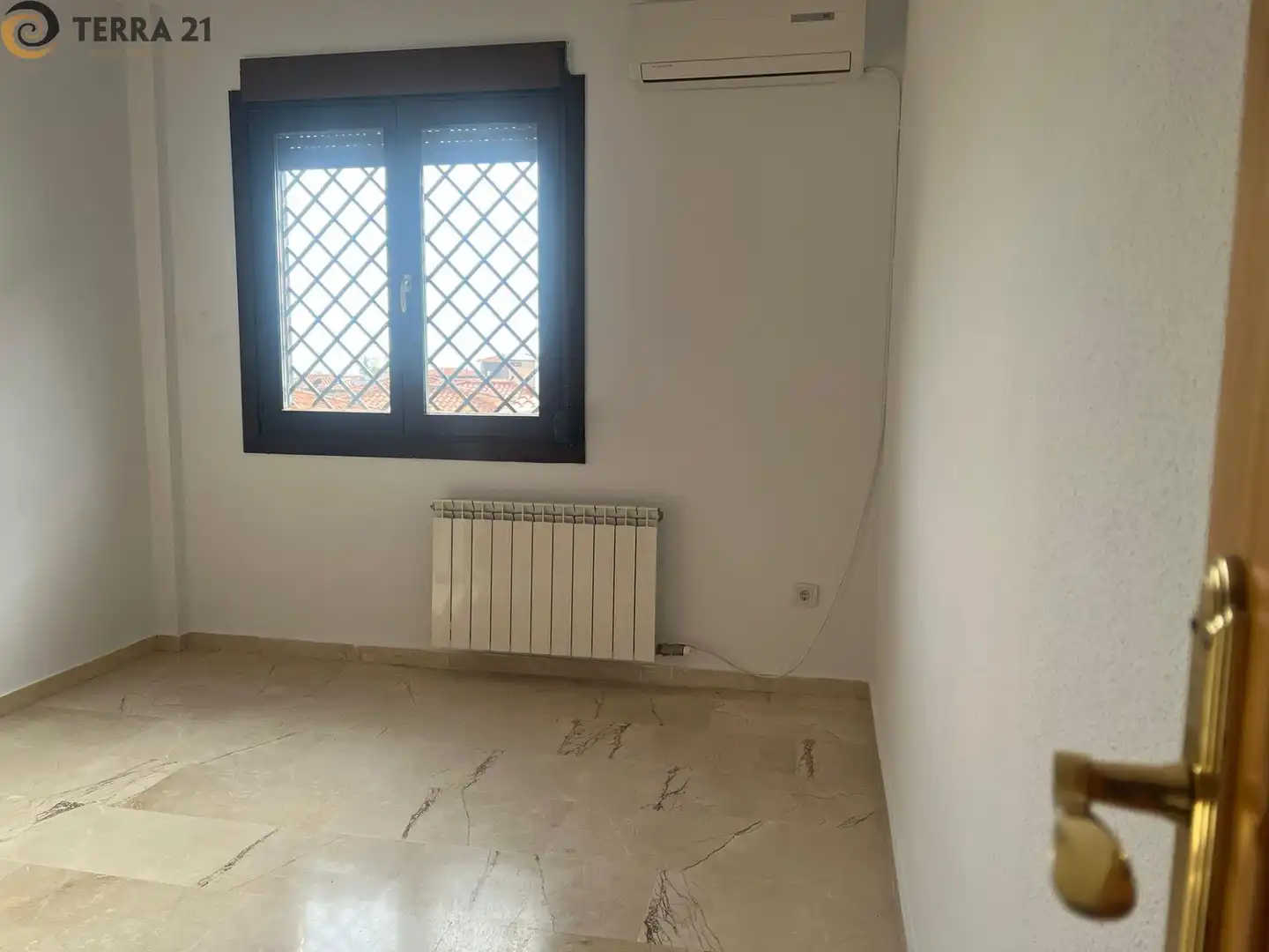 Habitación de Casa o chalet en venta en Jaén con Aire acondicionado, Calefacción y Jardín privado