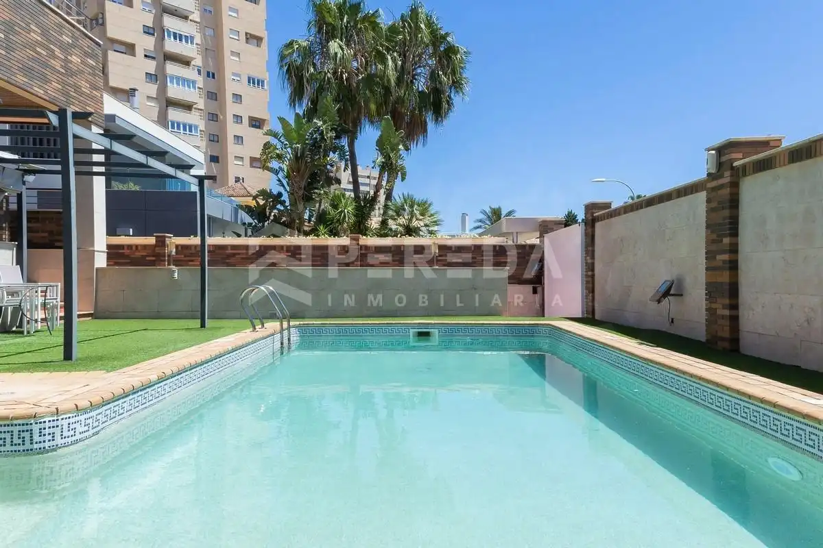 Piscina de Casa o chalet en venta en Roquetas de Mar con Aire acondicionado, Jardín privado y Piscina