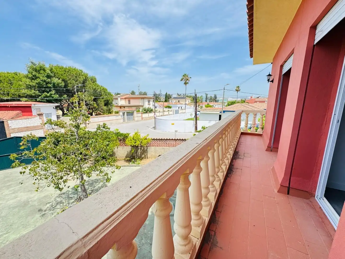 Balcony of Houses for sale in Algeciras  with Private garden and Swimming Pool
