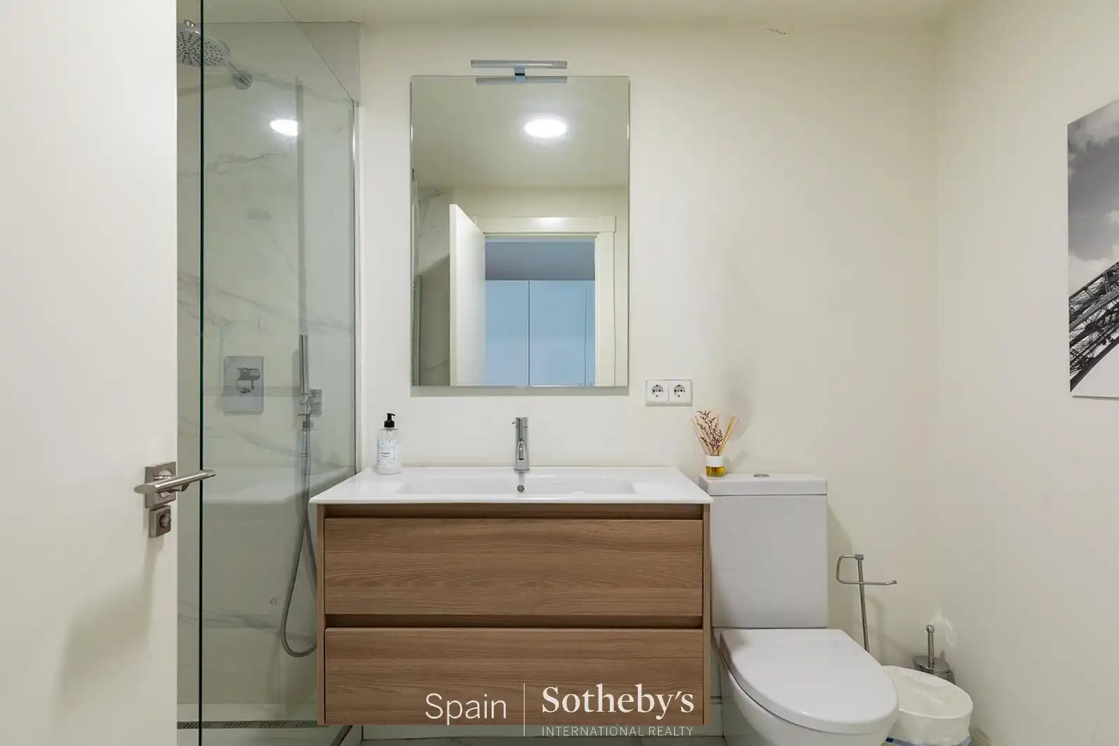 Bany de Casa o xalet en venda en Madrid amb Aire condicionat, Jardí privat i Terrassa