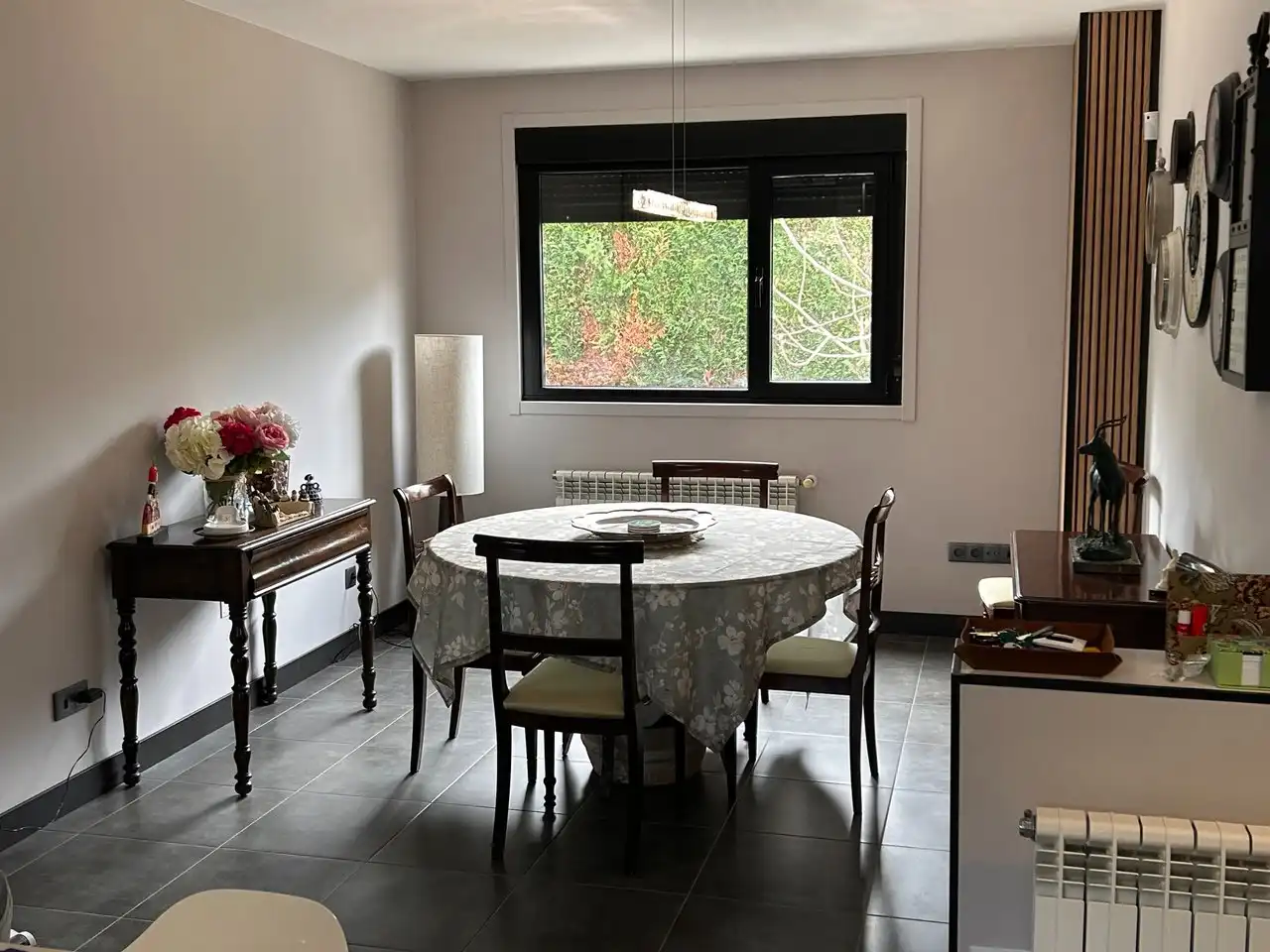 Comedor de Casa o chalet en venta en Culleredo con Calefacción, Jardín privado y Parquet