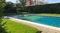 Swimming pool of Flat for sale in  Granada Capital  with Heating, Private garden and Balcony