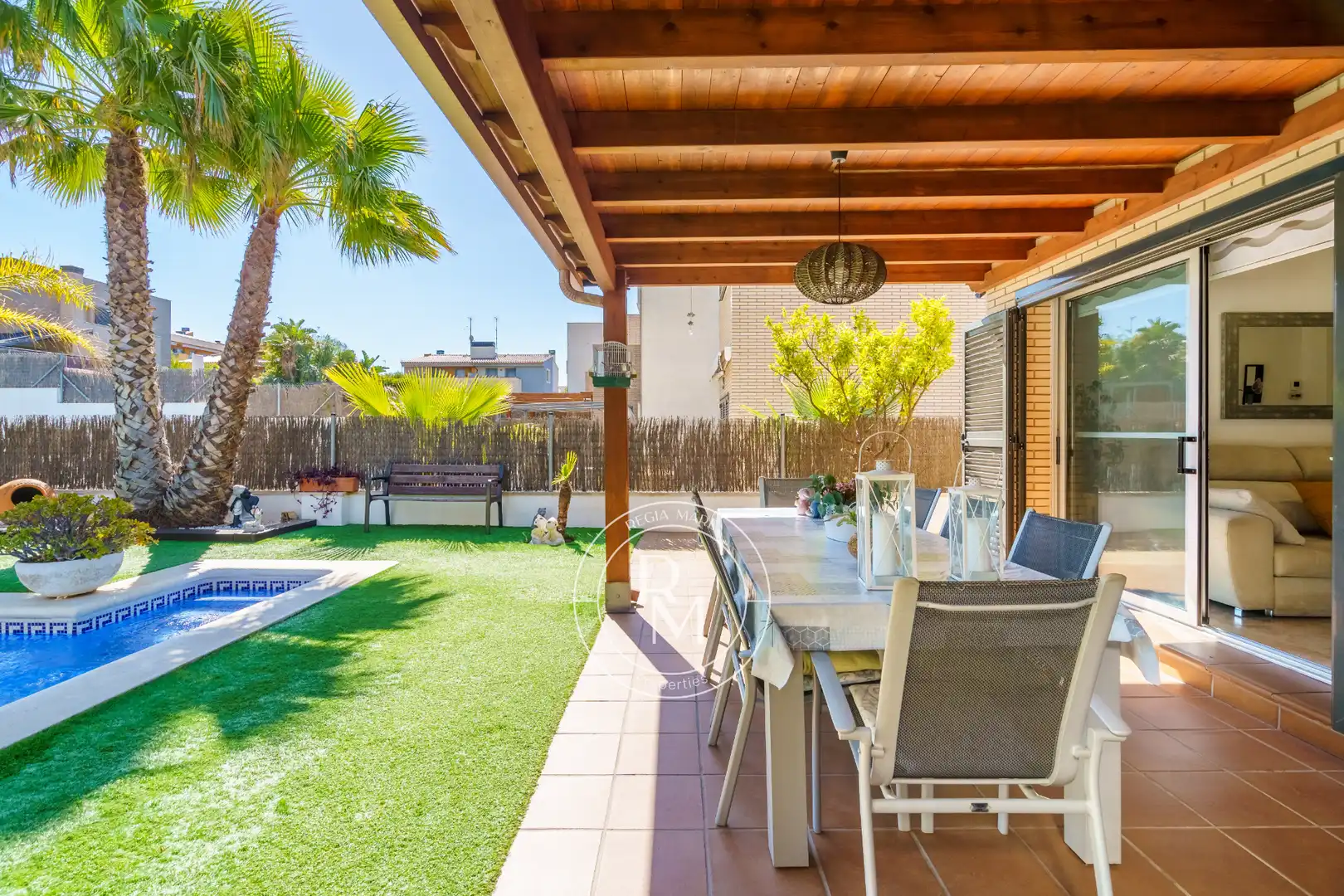Terraza de Casa adosada en venta en Roda de Berà con Aire acondicionado, Calefacción y Jardín privado
