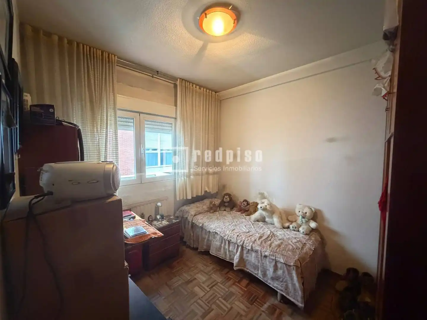 Bedroom of Flat for sale in Madrid  with Heating, Private garden and Parquet flooring