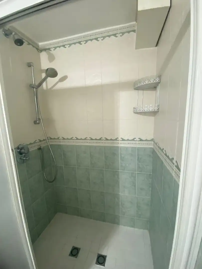 Bathroom of Houses for sale in Fuengirola  with Air Conditioner, Private garden and Swimming Pool