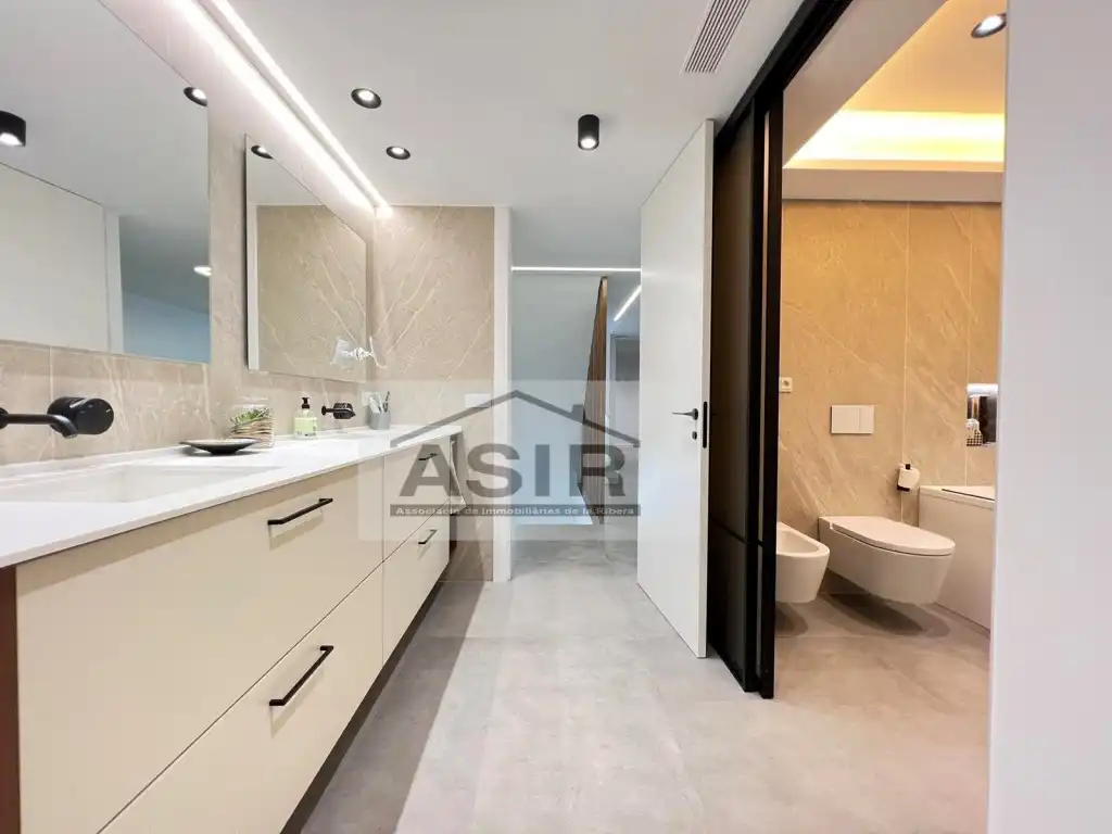 Bathroom of Houses for sale in Algemesí  with Air Conditioner and Swimming Pool