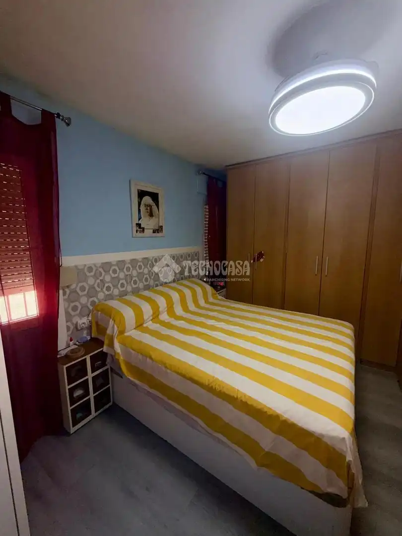 Bedroom of Flat for sale in Sevilla  with Heating
