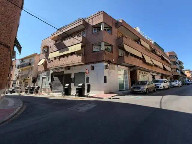 Vista exterior de Local en venda en Majadahonda