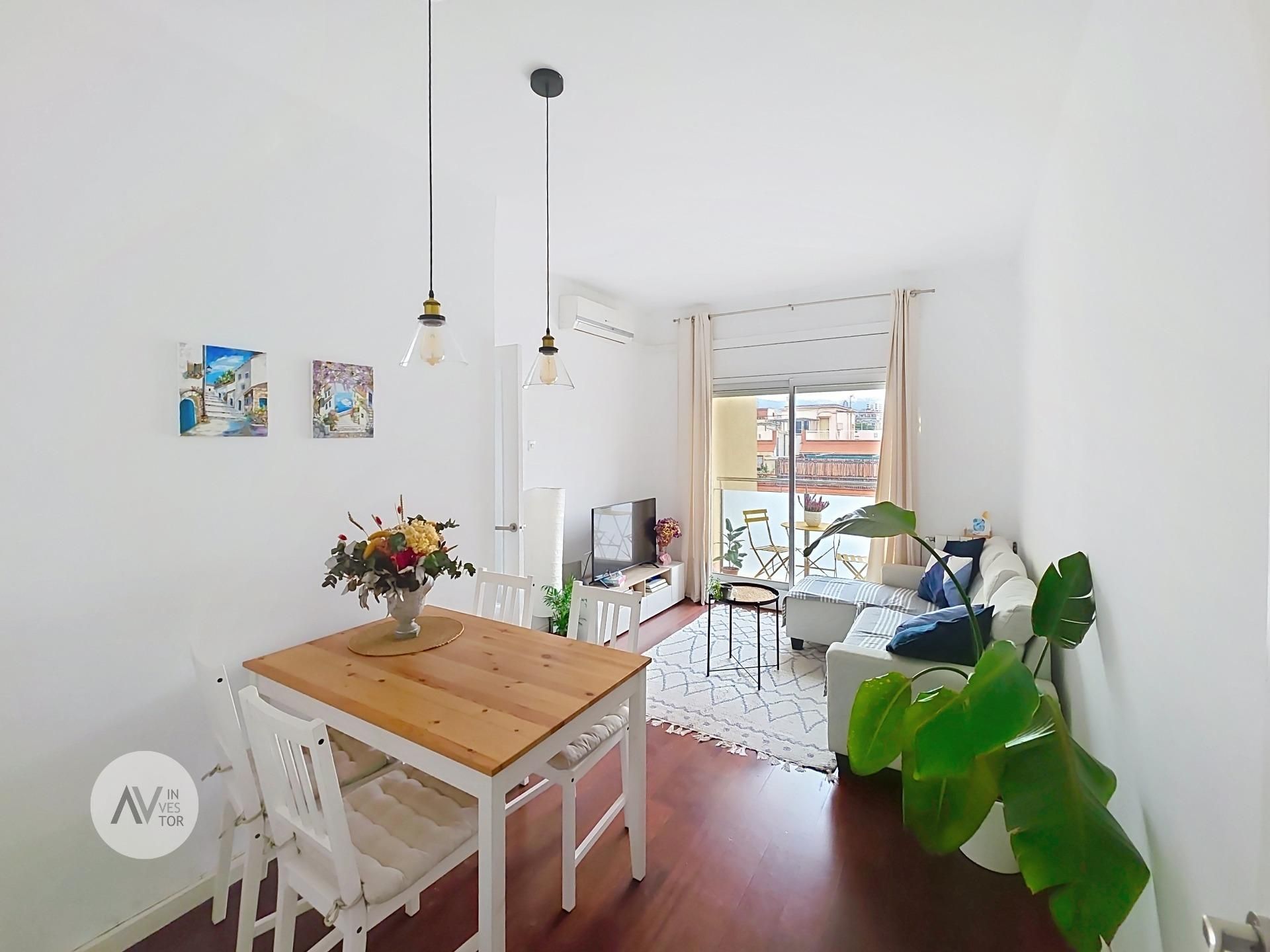 Sala d'estar de Pis en venda en  Barcelona Capital amb Aire condicionat, Parquet i Balcó