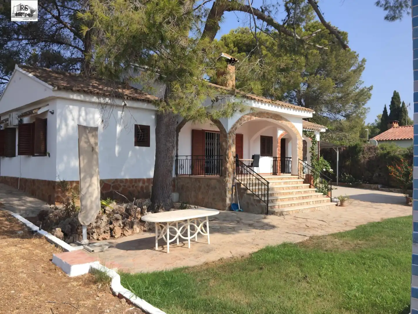 Vista exterior de Casa o chalet de alquiler en L'Eliana con Aire acondicionado, Calefacción y Jardín privado