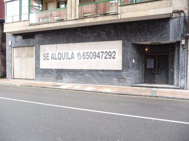 Local comercial en alquiler en Calle Constitución 74