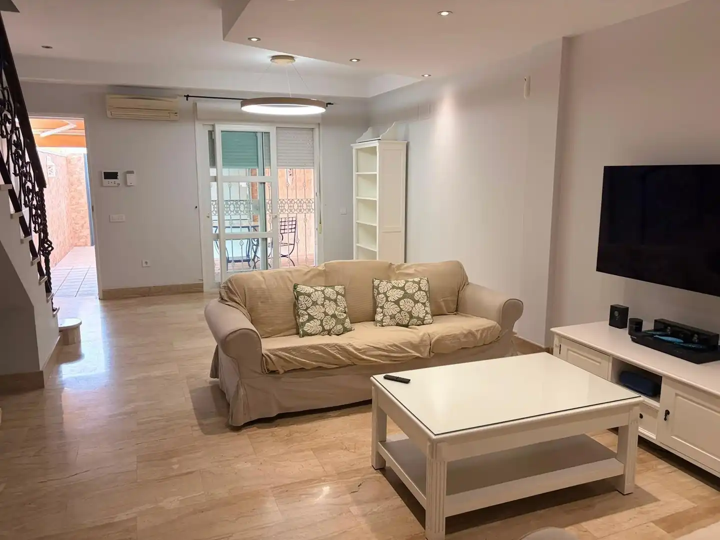 Terraced house with pool for sale in Paseo de las Palmeras, imagen 9