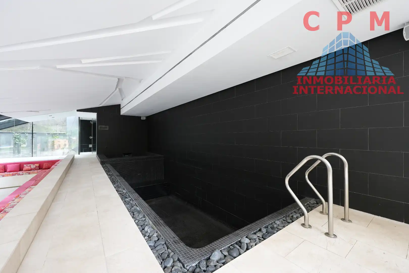 Piscina de Casa o xalet de lloguer en Madrid amb Aire condicionat, Calefacció i Jardí privat