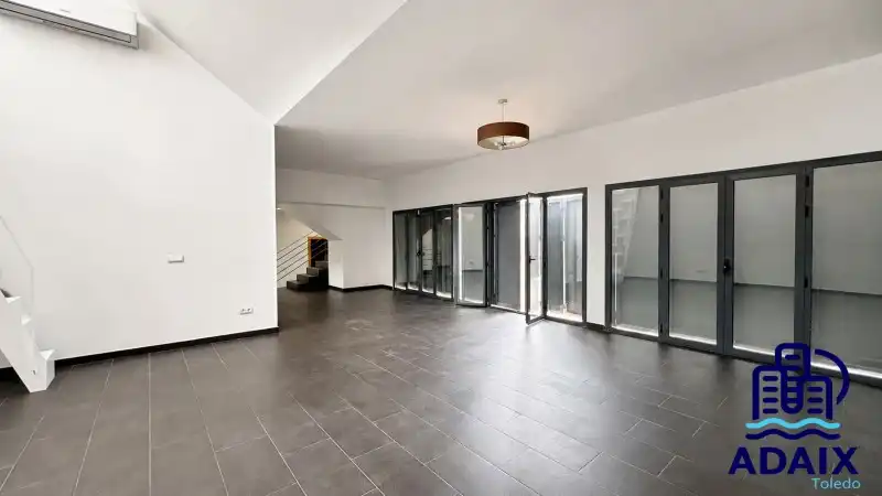 Houses for sale in Layos  with Air Conditioner, Heating and Terrace