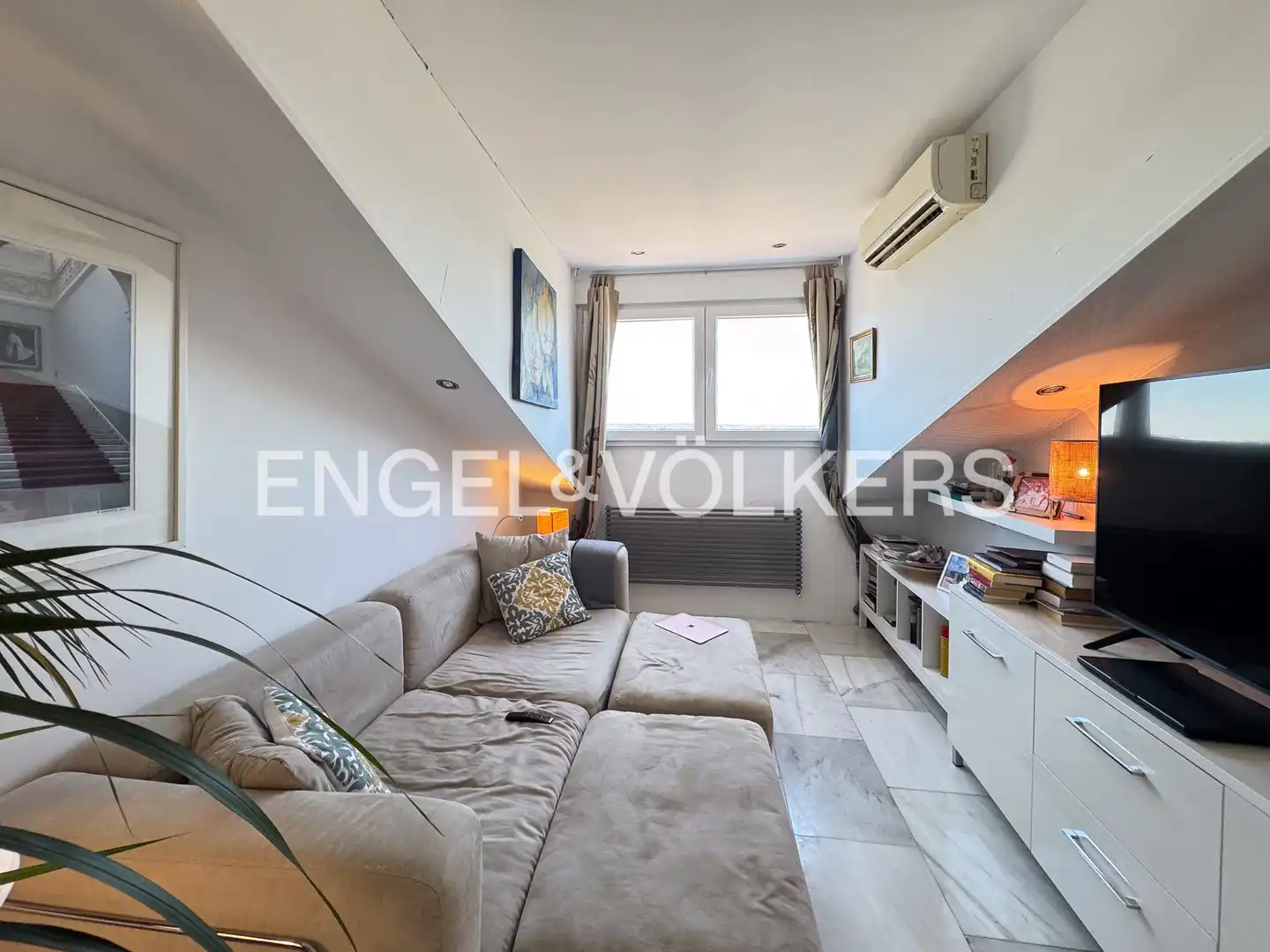 Living room of Flat for rent in Madrid  with Air Conditioner, Heating and Terrace