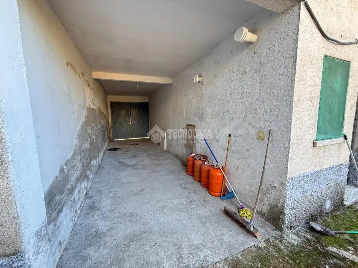 Casa adosada en venta en Lucillos con Balcón