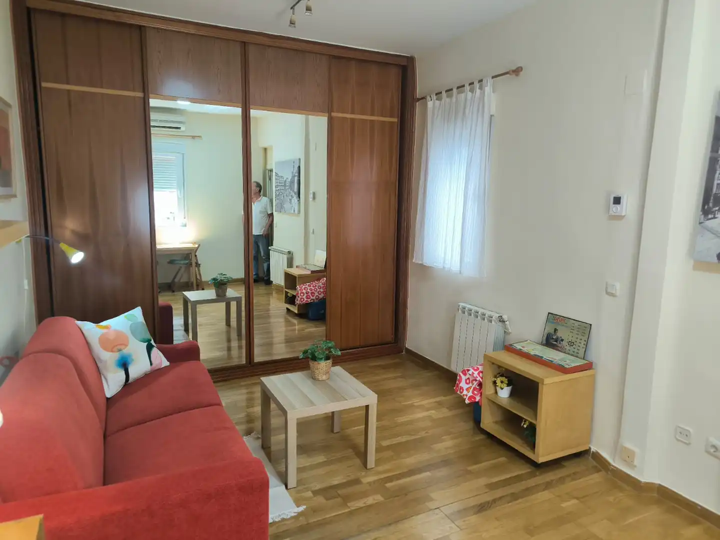 Sala de estar de Estudio de alquiler en Madrid con Aire acondicionado, Calefacción y Parquet