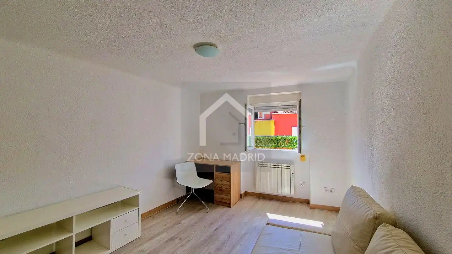 Schlafzimmer von Wohnung zur Miete in Madrid