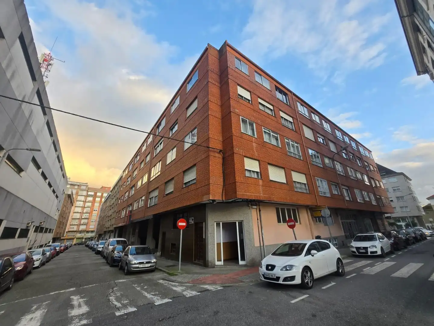 Vista exterior de Local en venta en Ferrol